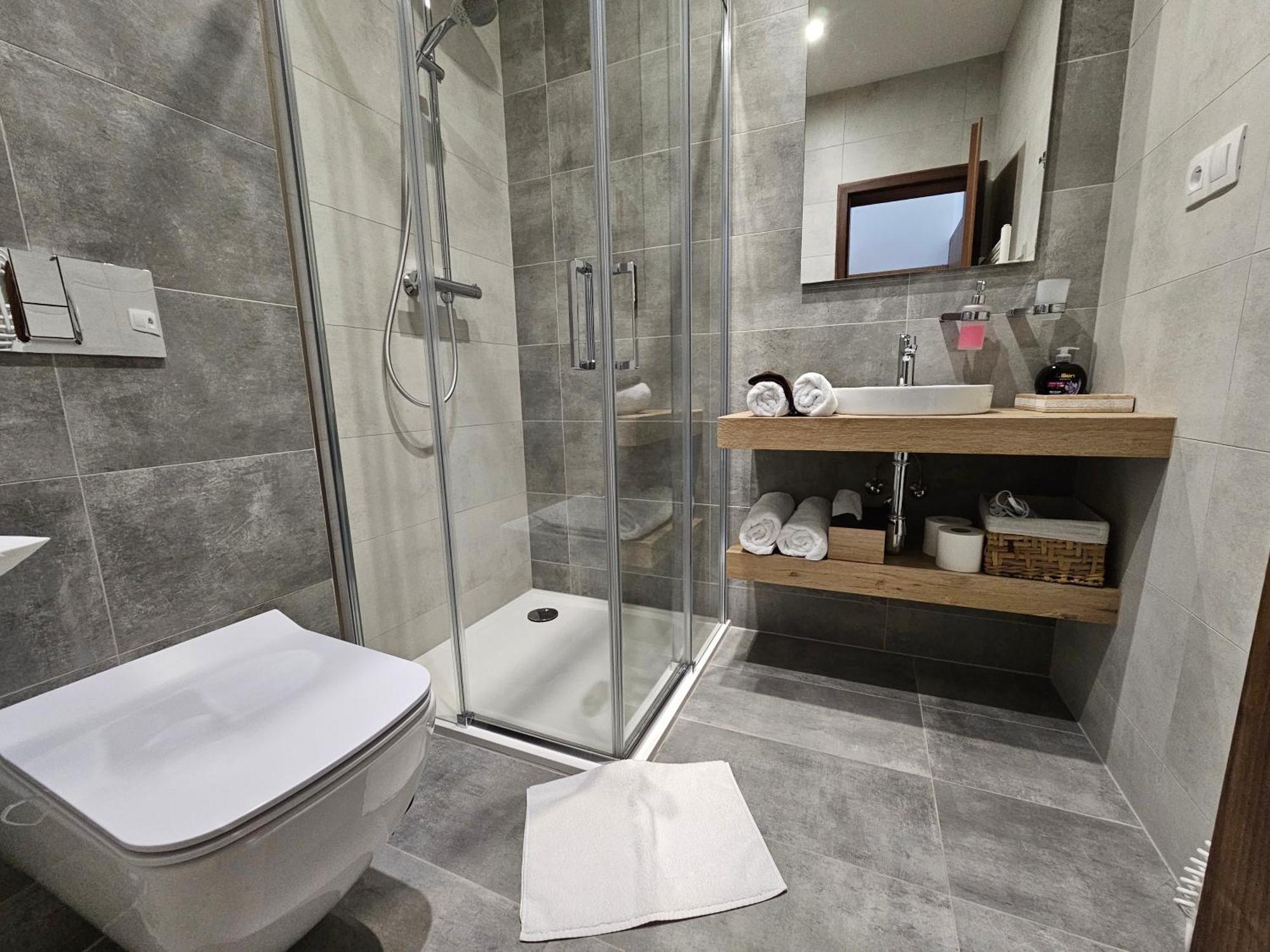 Budinski Apartmany & Wellness Липтовски-Микулаш Экстерьер фото