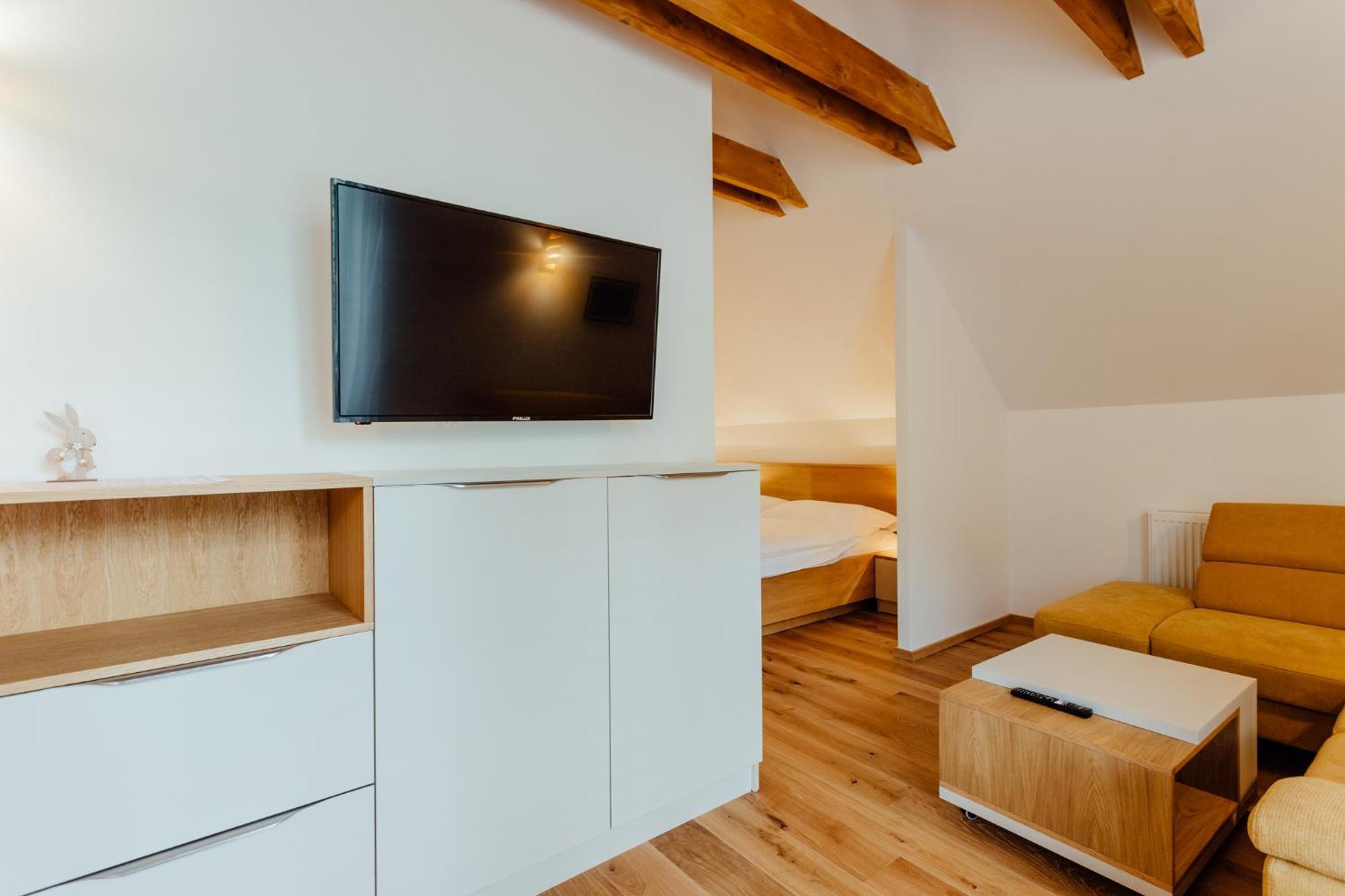 Budinski Apartmany & Wellness Липтовски-Микулаш Экстерьер фото